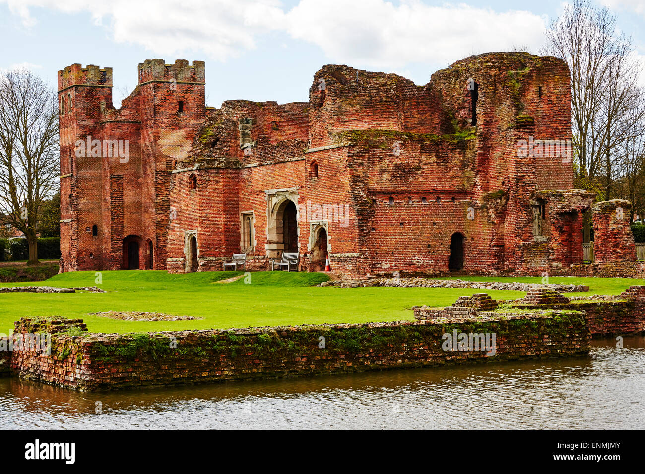 27 Kirby Muxloe Castle English Heritage Towers Gatehouse Moat