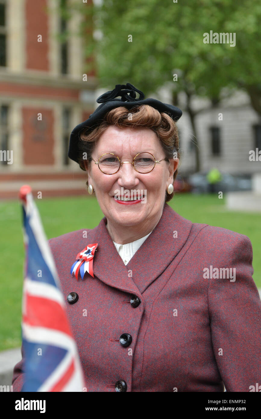 Westminster, London, UK. 8th May 2015. A group of people in 1940s period costume celebrate the 70th anniversary of VE Day. Credit:  Matthew Chattle/Alamy Live News Stock Photo