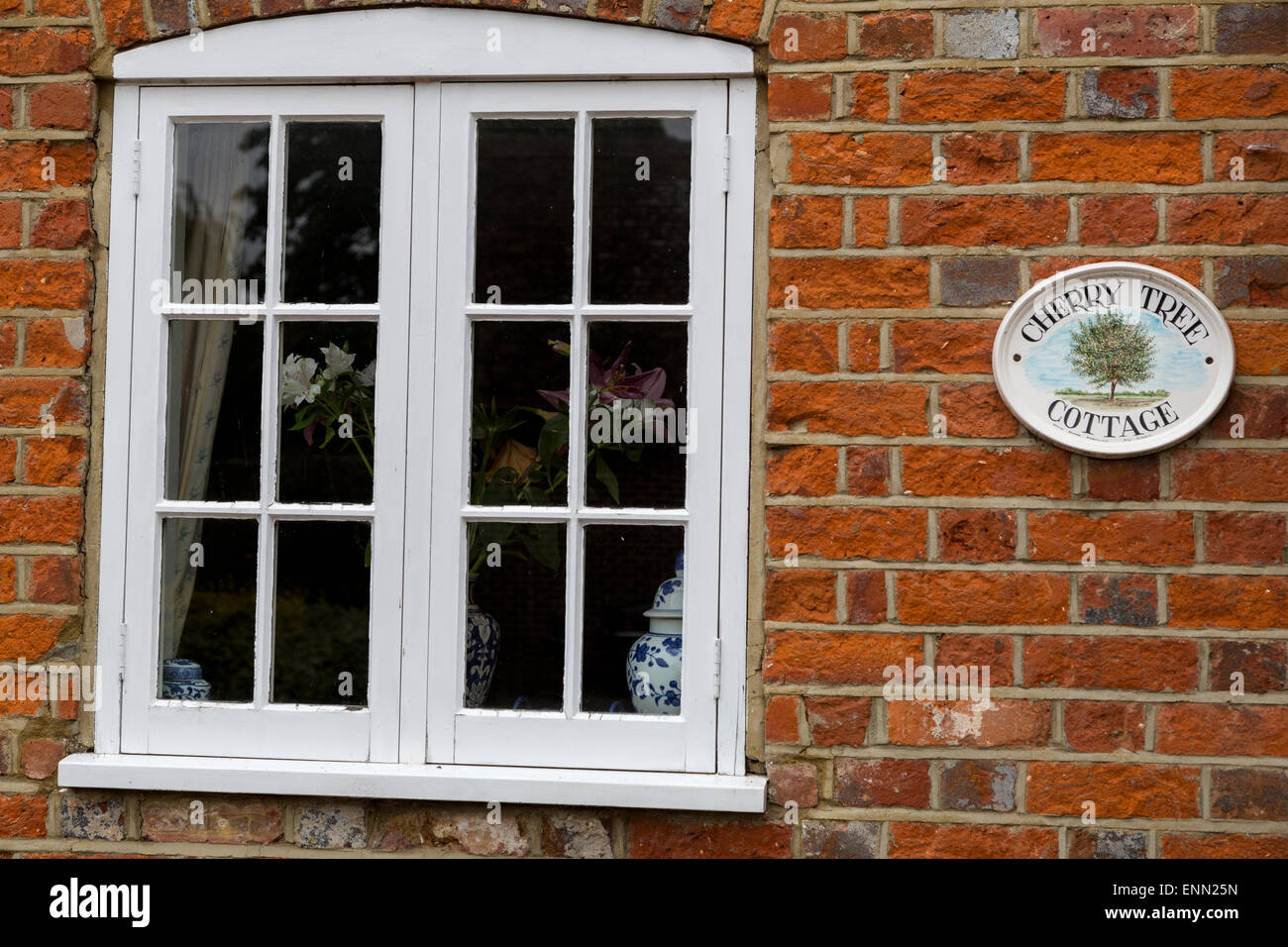 UK, England, Ewelme. Cottage Window Stock Photo - Alamy