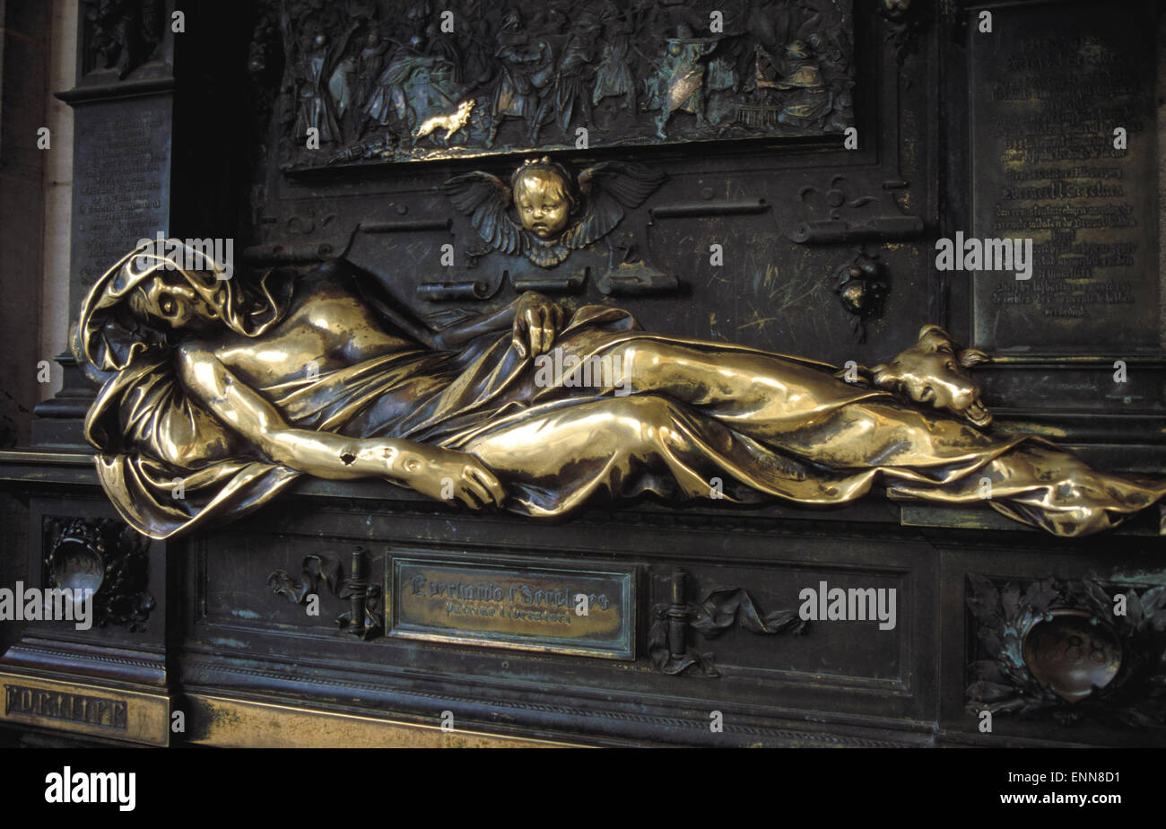 BEL, Belgium, Brussels, the bronze sculpture of Everard ´t Serclaes at the Grand Place.  BEL, Belgien, Bruessel, die Bronzefigur Stock Photo