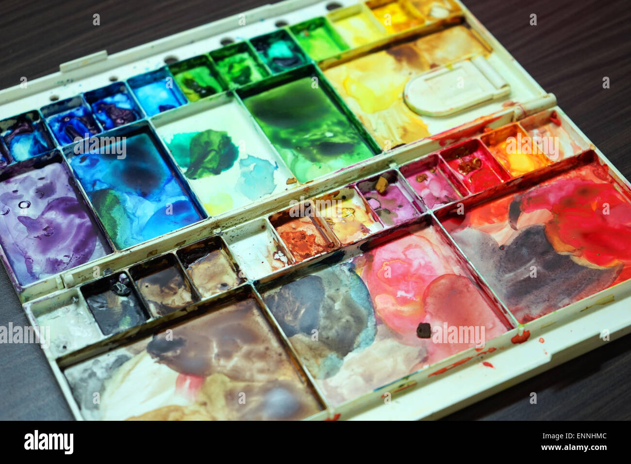Colourful artists paint palette hi-res stock photography and images - Alamy