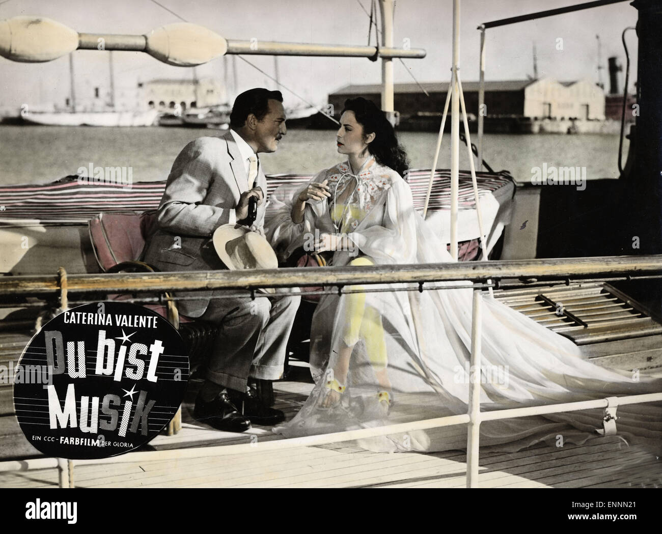 Du bist Musik, Deutschland 1956, Regie: Paul Martin, Darsteller: Caterina Valente (rechts) Stock Photo