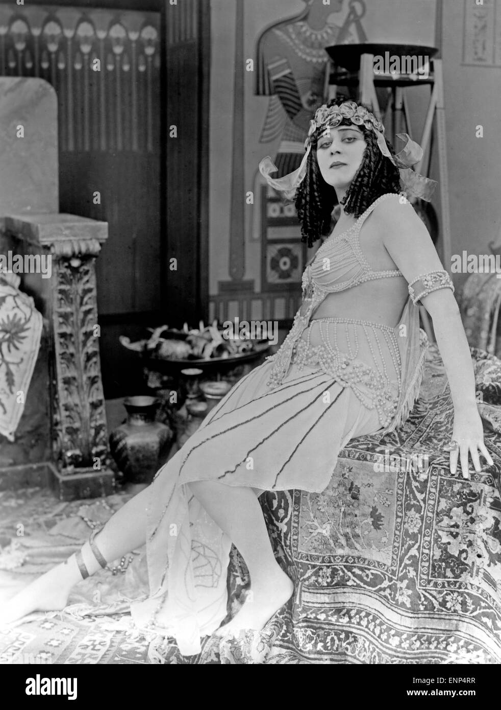 Theda bara hi-res stock photography and images - Alamy