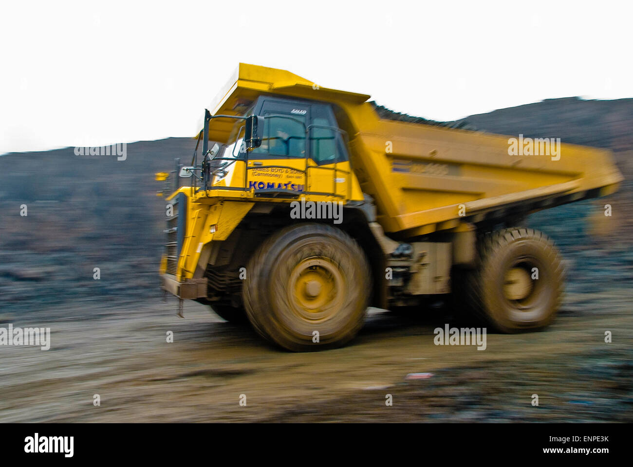 Komatsu 465 quarry truck, capable of moving up to 100 tonnes of rock at a quarry Stock Photo