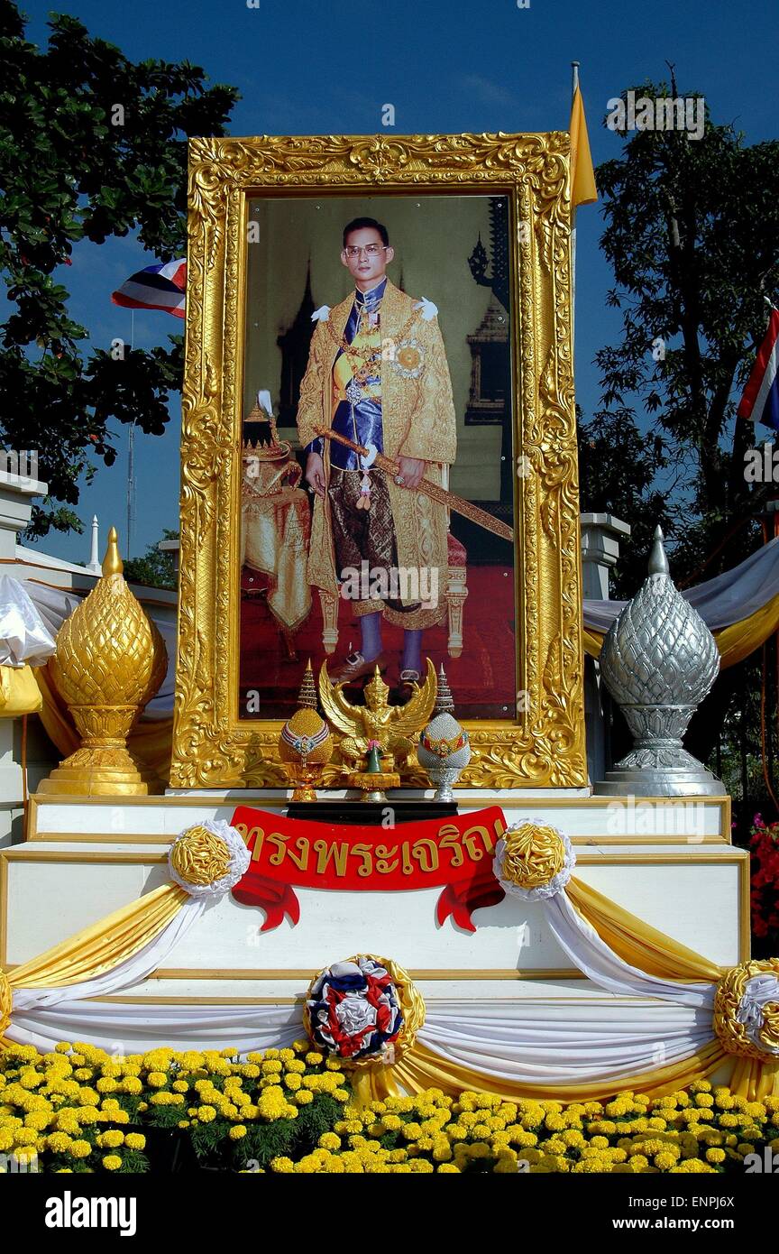 Bang Pa-In, Thailand: Portrait of King Bhumibol in an ornate gilded