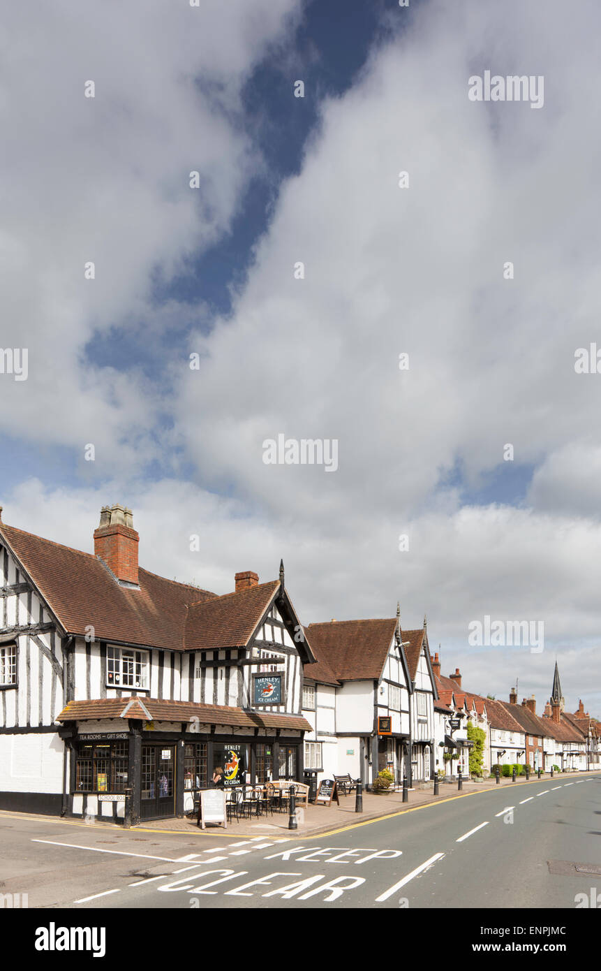 Cafe and ice cream parlour timber frames cottages line the high street in Henley in Arden, Warwickshire, England, UK Stock Photo