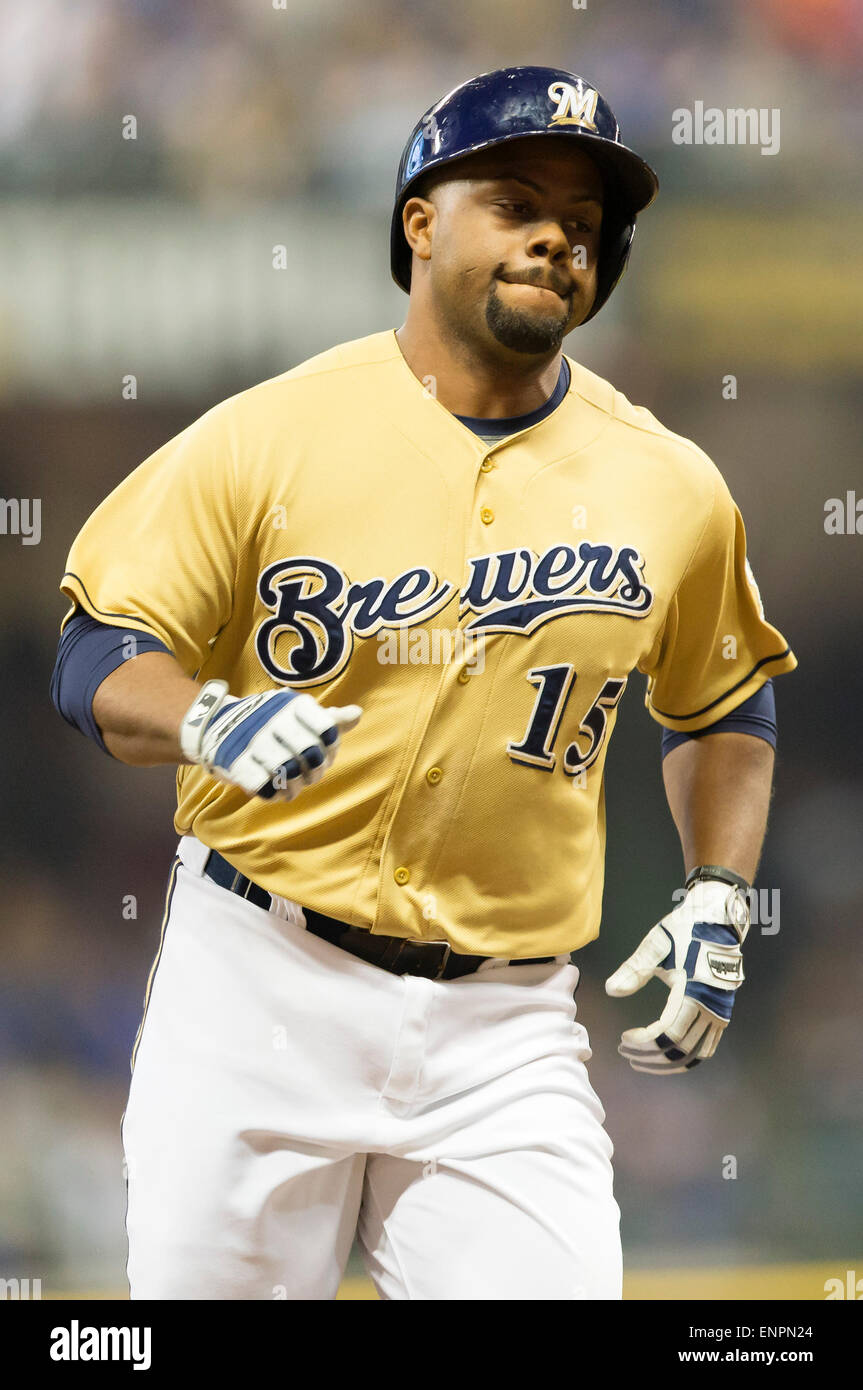 Milwaukee, WI, USA. 9th May, 2015. Milwaukee Brewers first baseman Jason  Rogers #15 hits his first Major League home run in the Major League  Baseball game between the Milwaukee Brewers and the