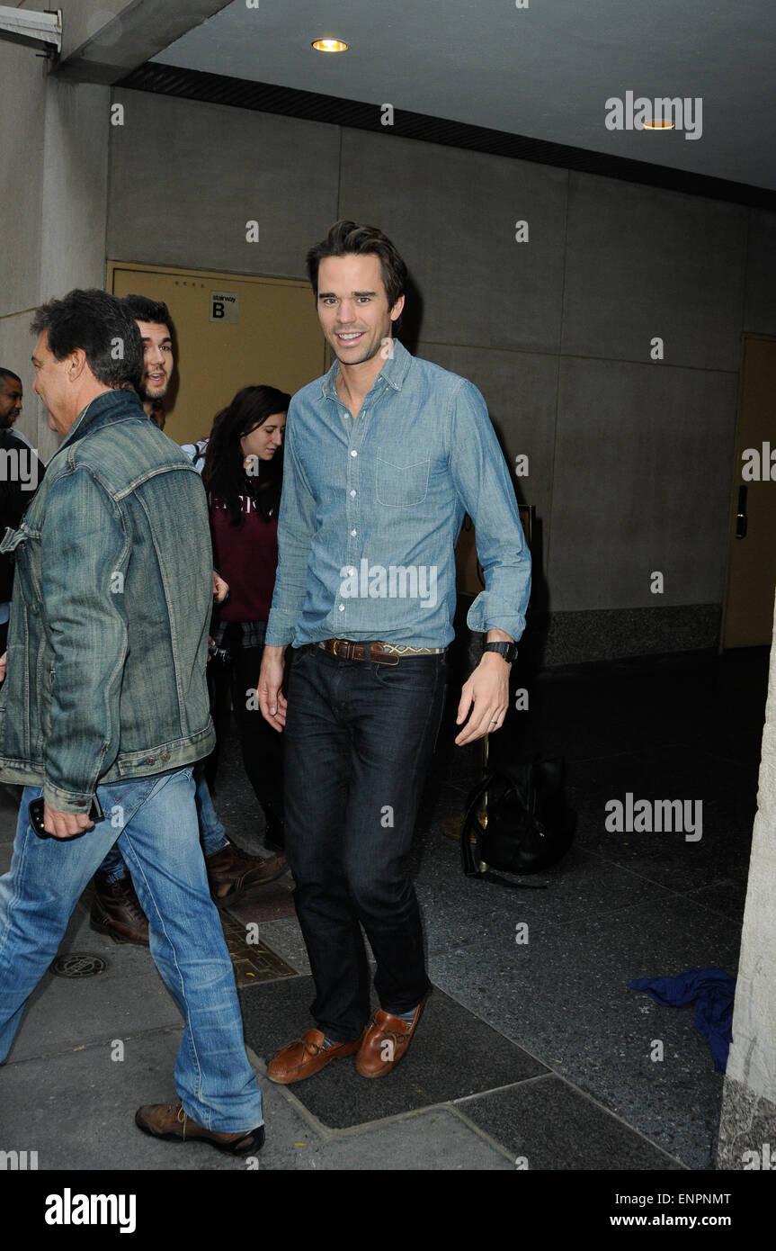 David Walton leaving NBC Studios Featuring David Walton Where New