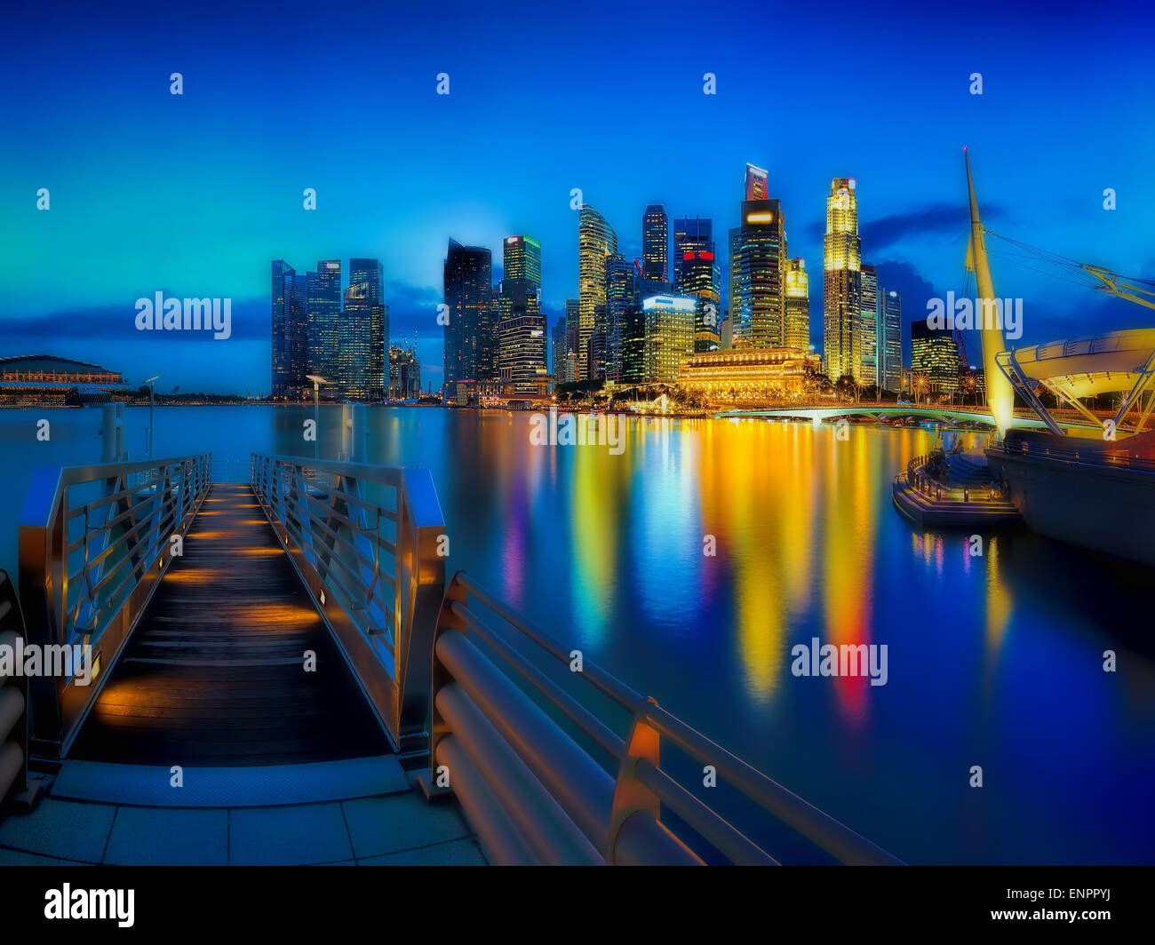 Singapore skyline hi-res stock photography and images - Alamy