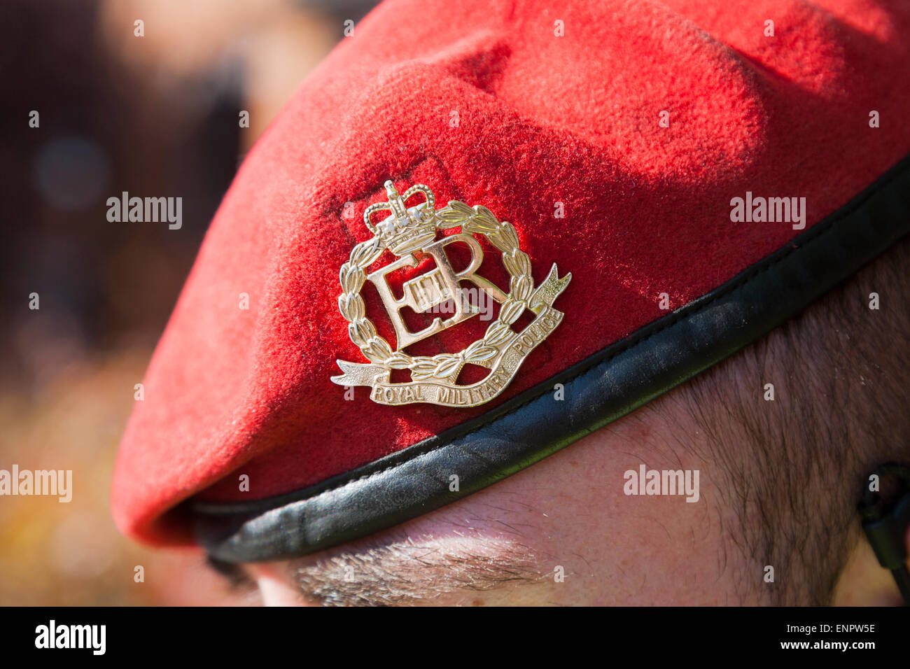 British army soldier of the Royal Military Police; a Red Cap / Redcap Military MP policeman insignia / badge / crest. UK. Stock Photo