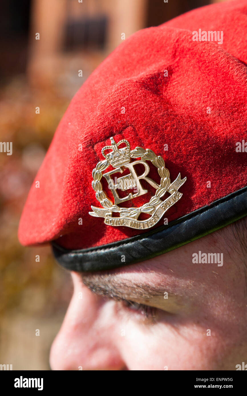 British army soldier of the Royal Military Police; a Red Cap / Redcap Military MP policeman insignia / badge / crest. UK. Stock Photo