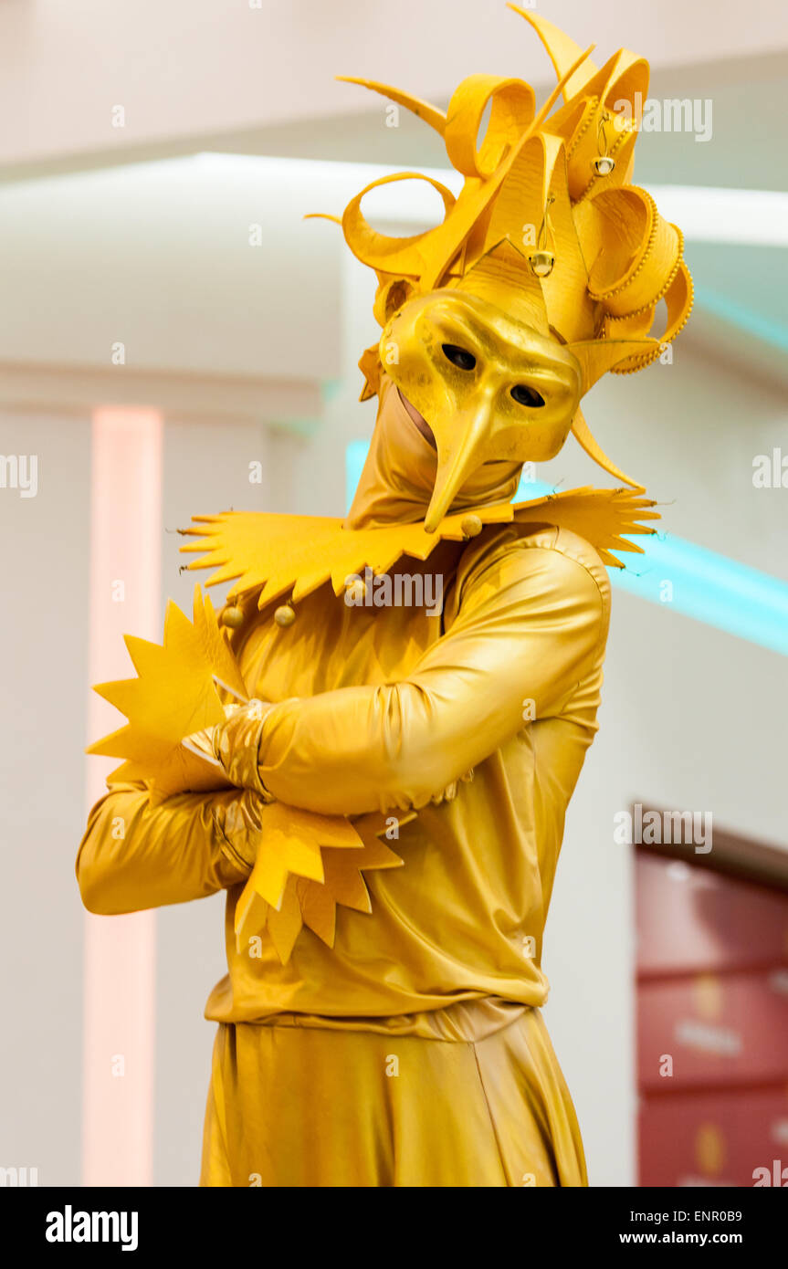 Living statue actor, imitating a statue, working in the manner of a
