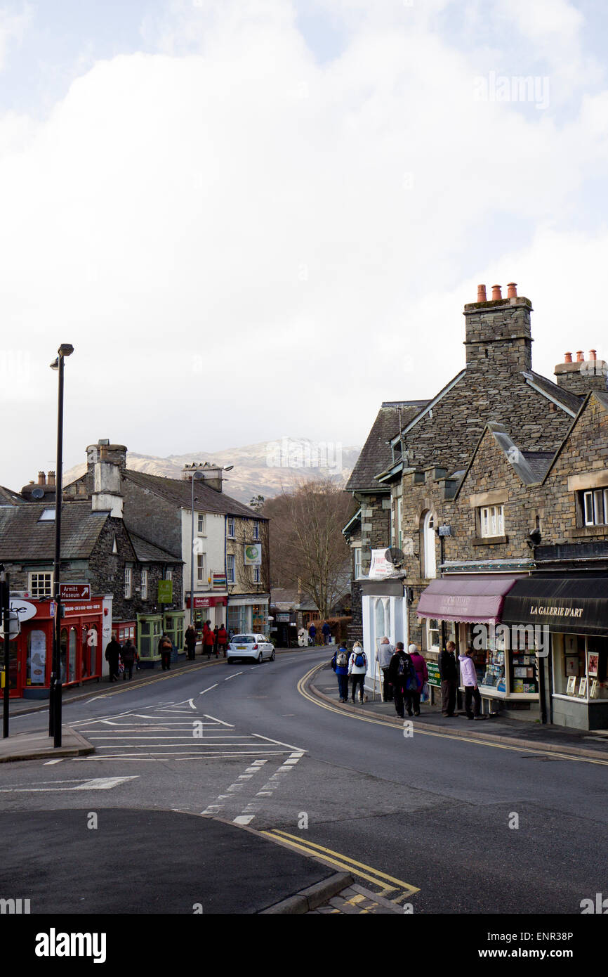 Ambleside Cumbria  26th March 2015 Cold Sunny afternoon with the last of the snow on the high fells : © Gordon Shoosmith/Alamy L Stock Photo