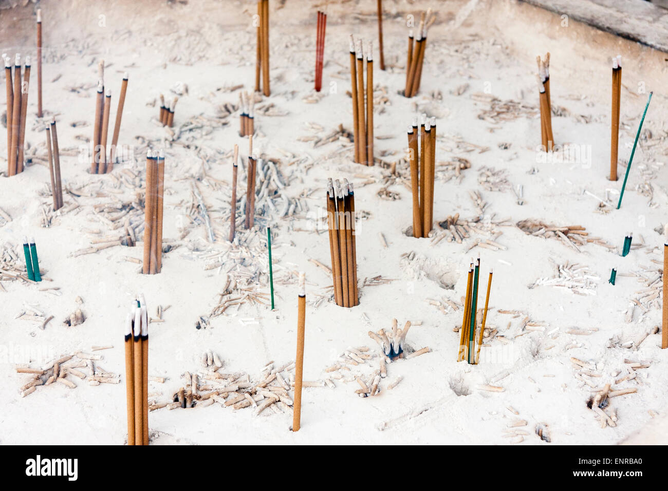 Japanese shrine incense hires stock photography and images Alamy