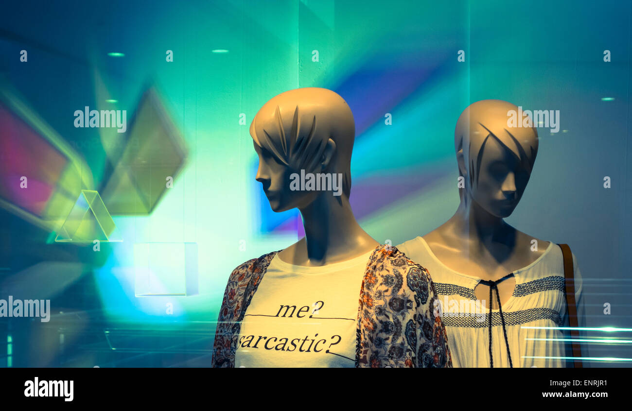 Dummy shop mannequins dummies hires stock photography and images Alamy