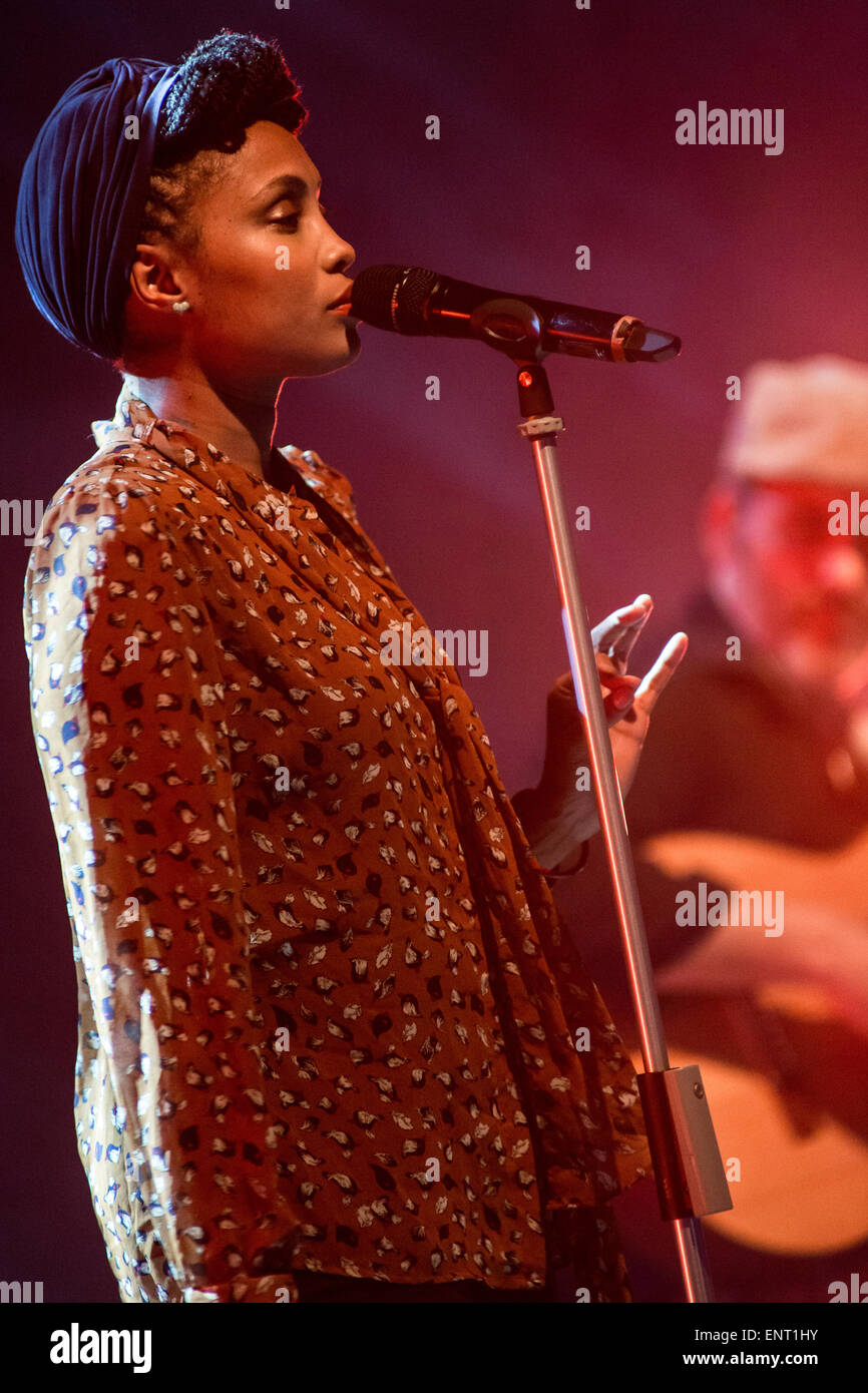Milan Italy. 10th May 2015. The French singer-songwriter Nadia Mladjao better know as IMANY performs live at Teatro Nuovo during the "Acoustic Tour 2015" Credit:  Rodolfo Sassano/Alamy Live News Stock Photo