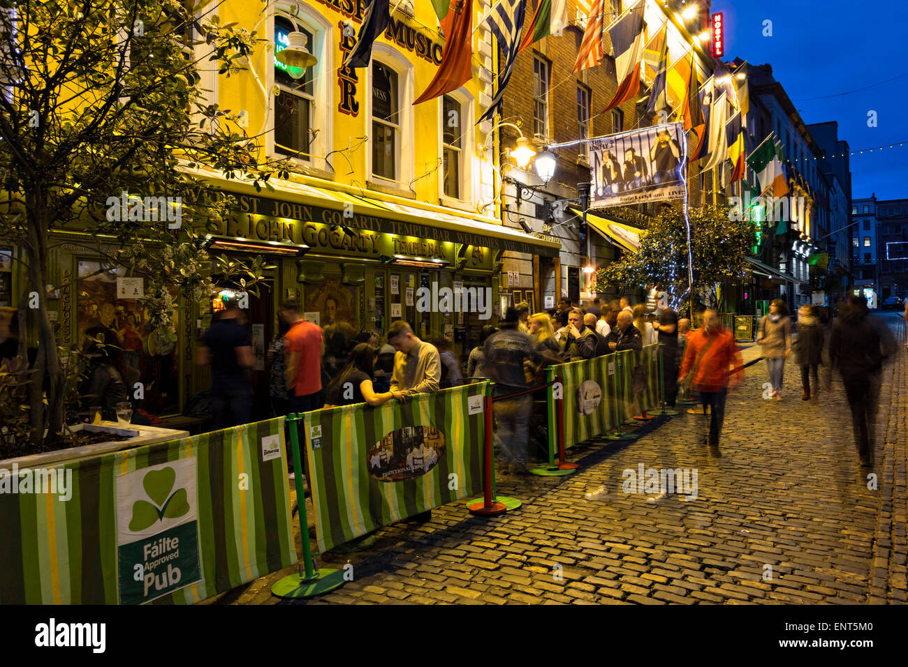 Temple bar street hi-res stock photography and images - Alamy