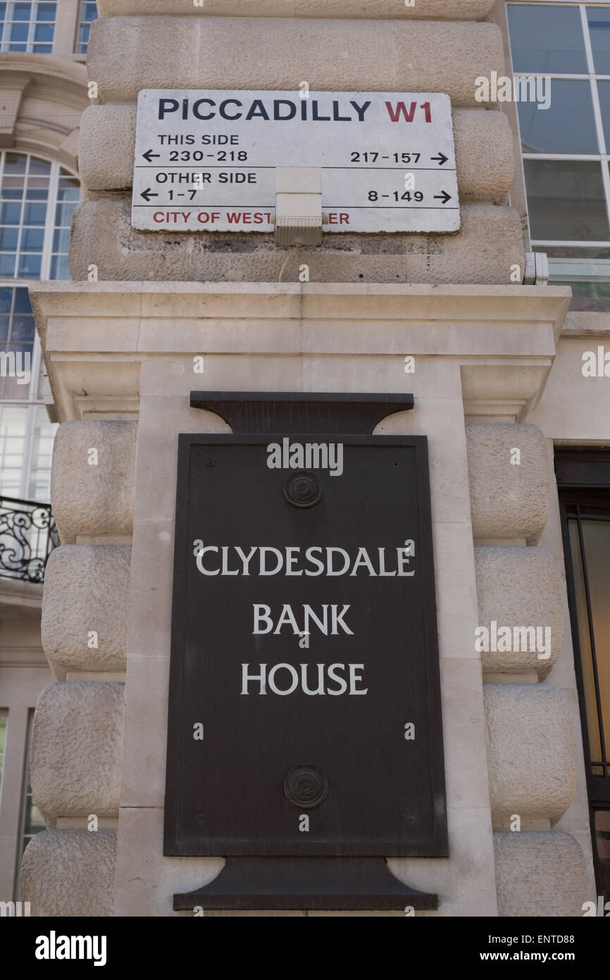 London HQ of Clydesdale Bank on the corner of Piccadilly and Regent