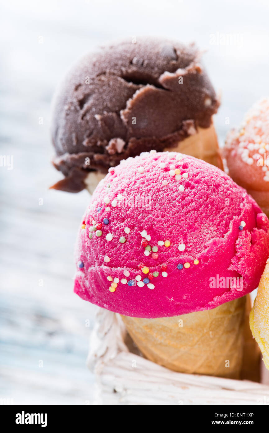 Ice cream scoops hires stock photography and images Alamy