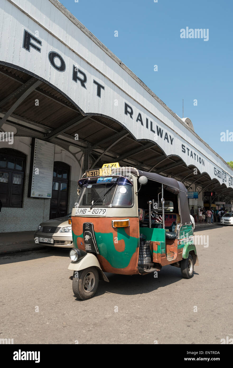Tuk-tuk outside Colombo Fort Ralway Station, Sri Lanka Stock Photo