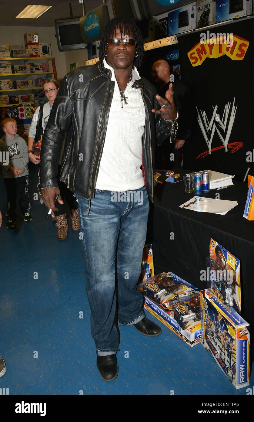 Wwe smyths signings best sale 2018