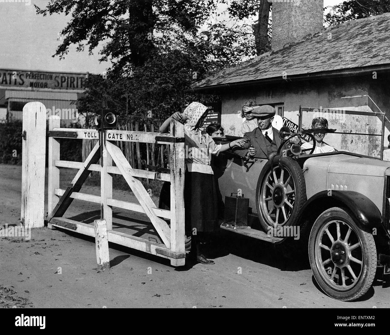 Rye's famous toll abolished. Well known to thousands of motorists in Sussex, the picturesque toll road, connecting the historic points of Rye and Winchelsea, has been abolished. 29th August 1927 Stock Photo