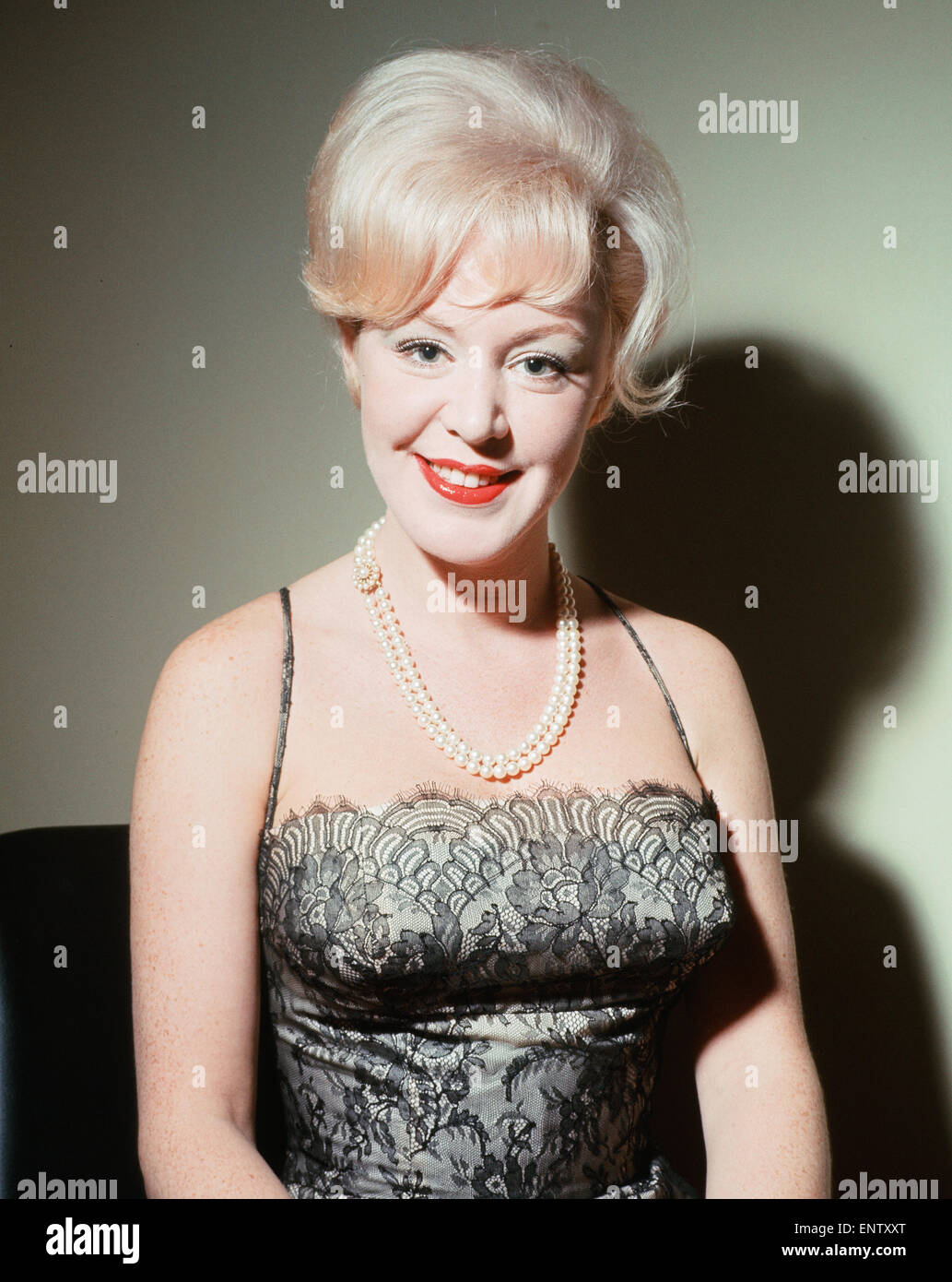 Singer Kathy Kirby showing off her new hairstyle. 24th November 1965. Stock Photo