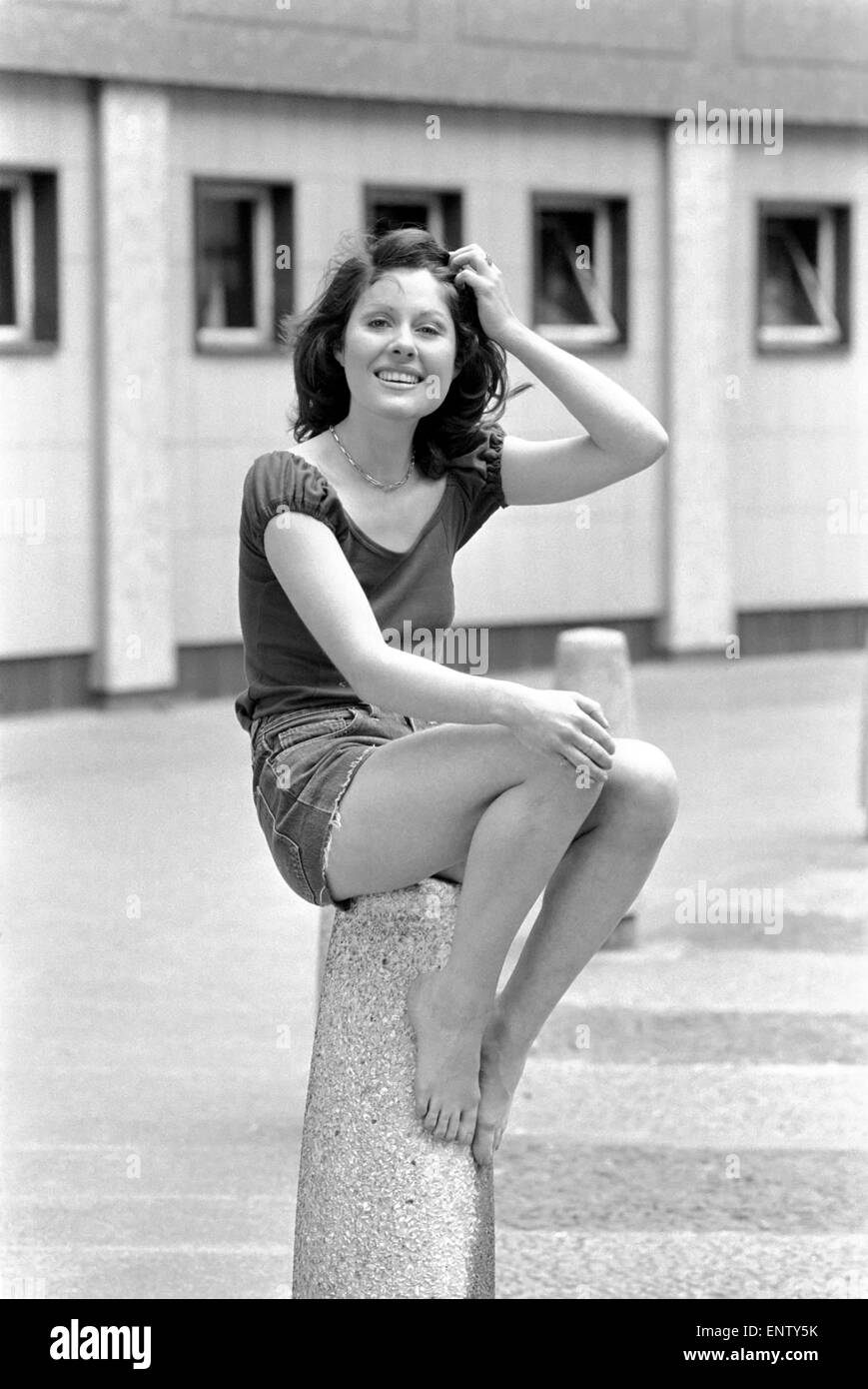Elisabeth Sladen Elisabeth Sladen