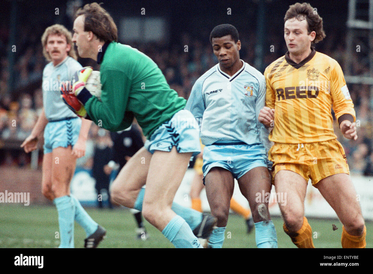 Third round match at sutton hires stock photography and images  Alamy
