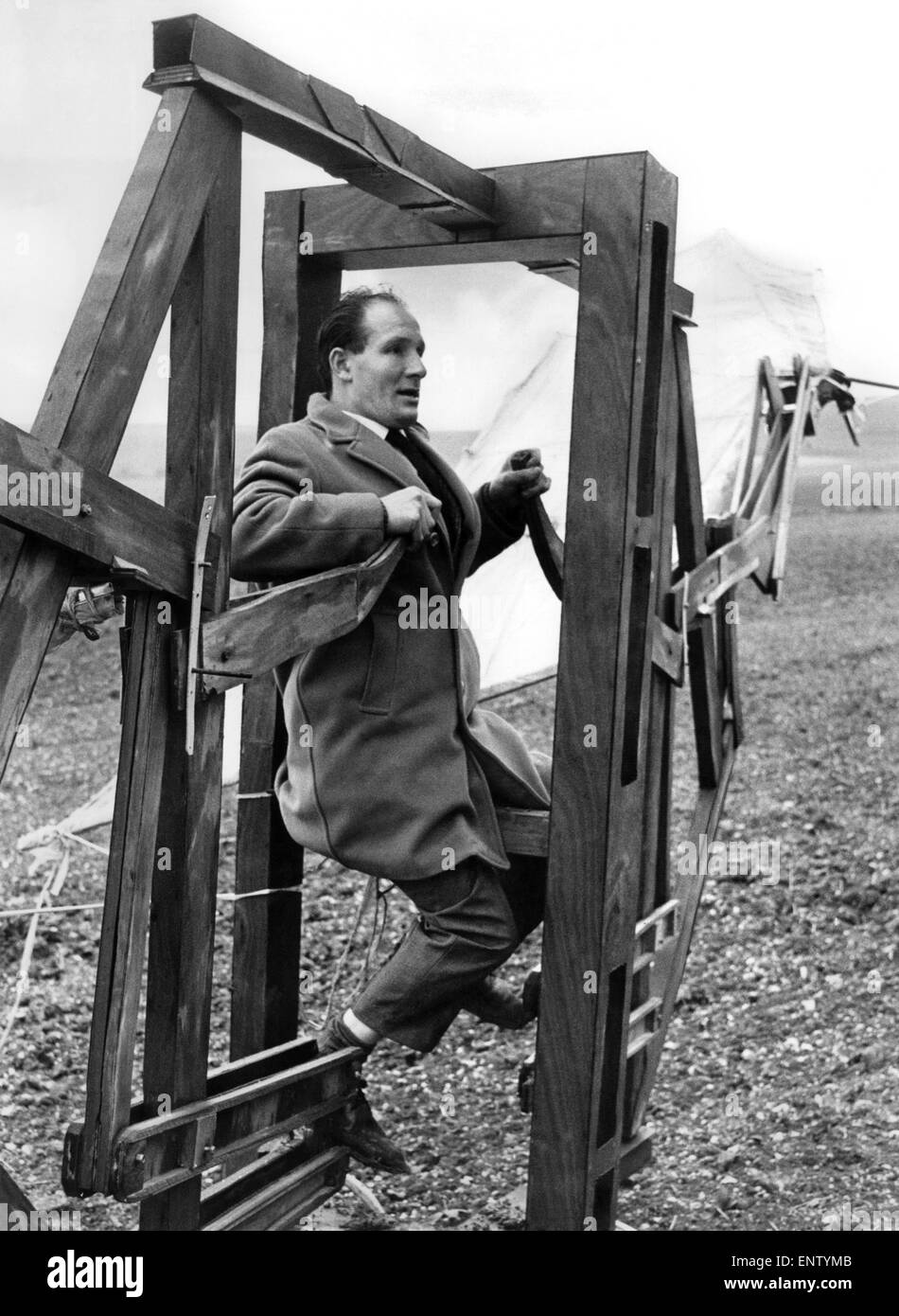 He Tried to Fly: 36 year old Mike Dolling of Queens Drive, Park South, Swindon, put his experimental ornithopter through its paces, on the edge of the Marlborough Downs, Wiltshire, but no amount of flap would bring him 'lift off' - engine failure - a weak Mr. Dolling. 16th November 1969 Stock Photo