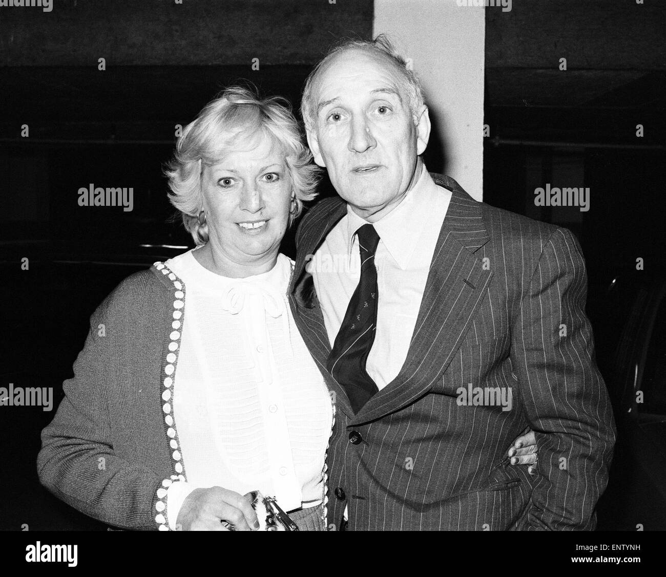 Thomas Wisbey and wife Rennee, pictured leaving the Old Bailey in London, March 1982. The Great Train Robber walked to freedom after being fined £500 for his part in another train crime. In 1965 he was jailed for 30 years for his part in the great £2,750,000 raid. But the Old Bailey judge told Wisbey, who was paroled in 1976, that his latest offence, handling travelers cheques stolen from mail trains by a gang, was 'not of the gravest'. Stock Photo
