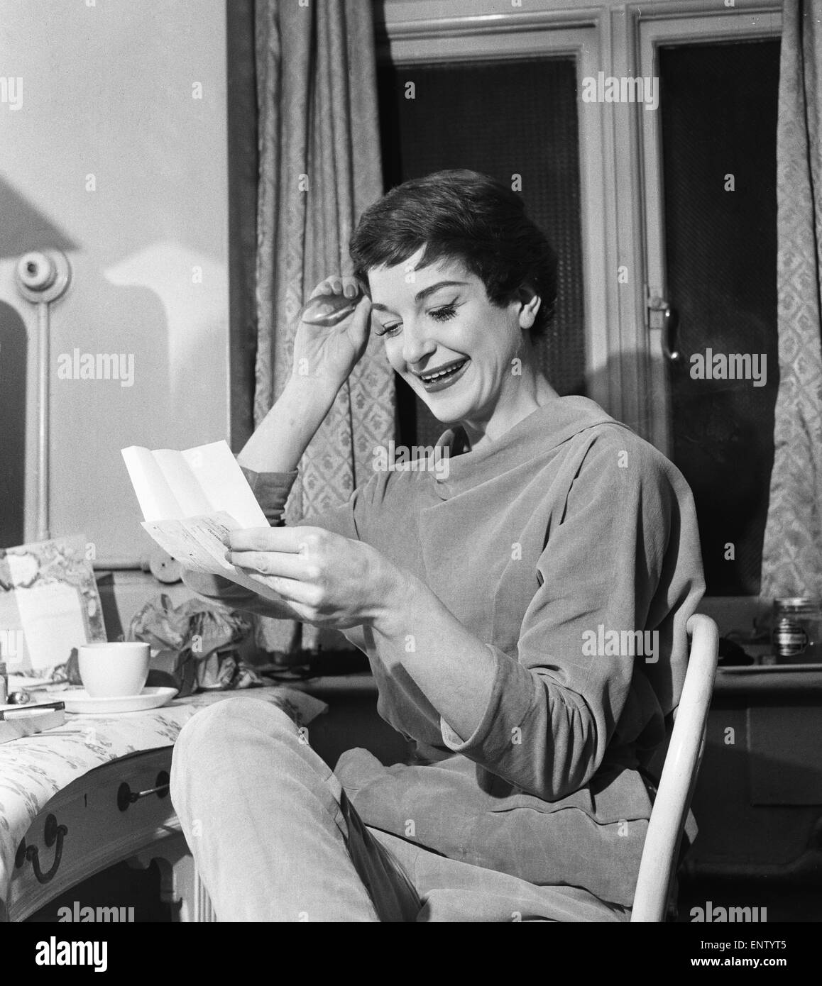 English jazz singer and actress Annie Ross, who appears in the show ...