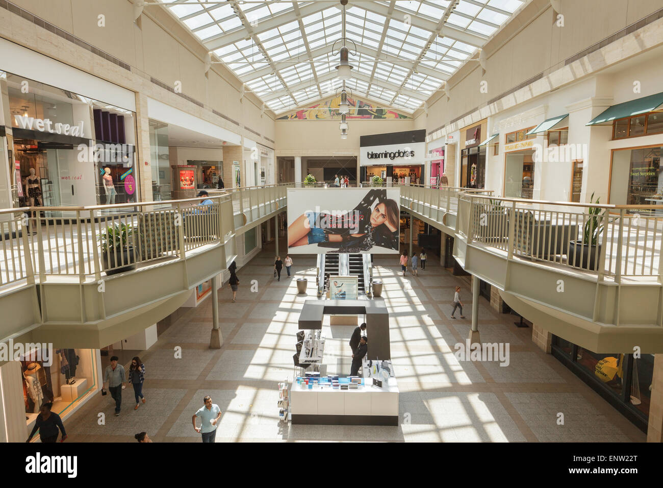 20 Lenox Square Mall Images, Stock Photos & Vectors