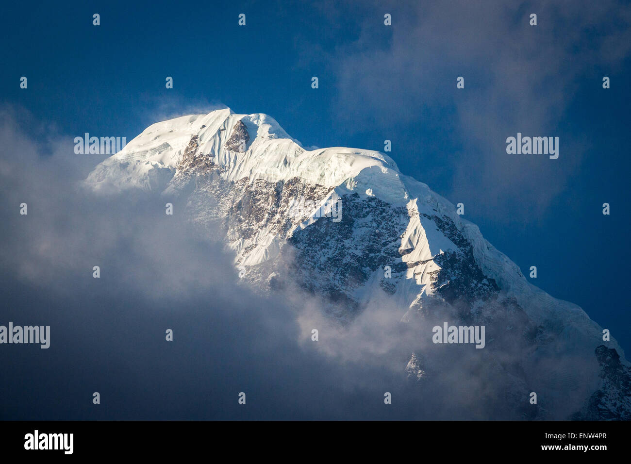 Himalaya mountains in cloud hi-res stock photography and images - Alamy