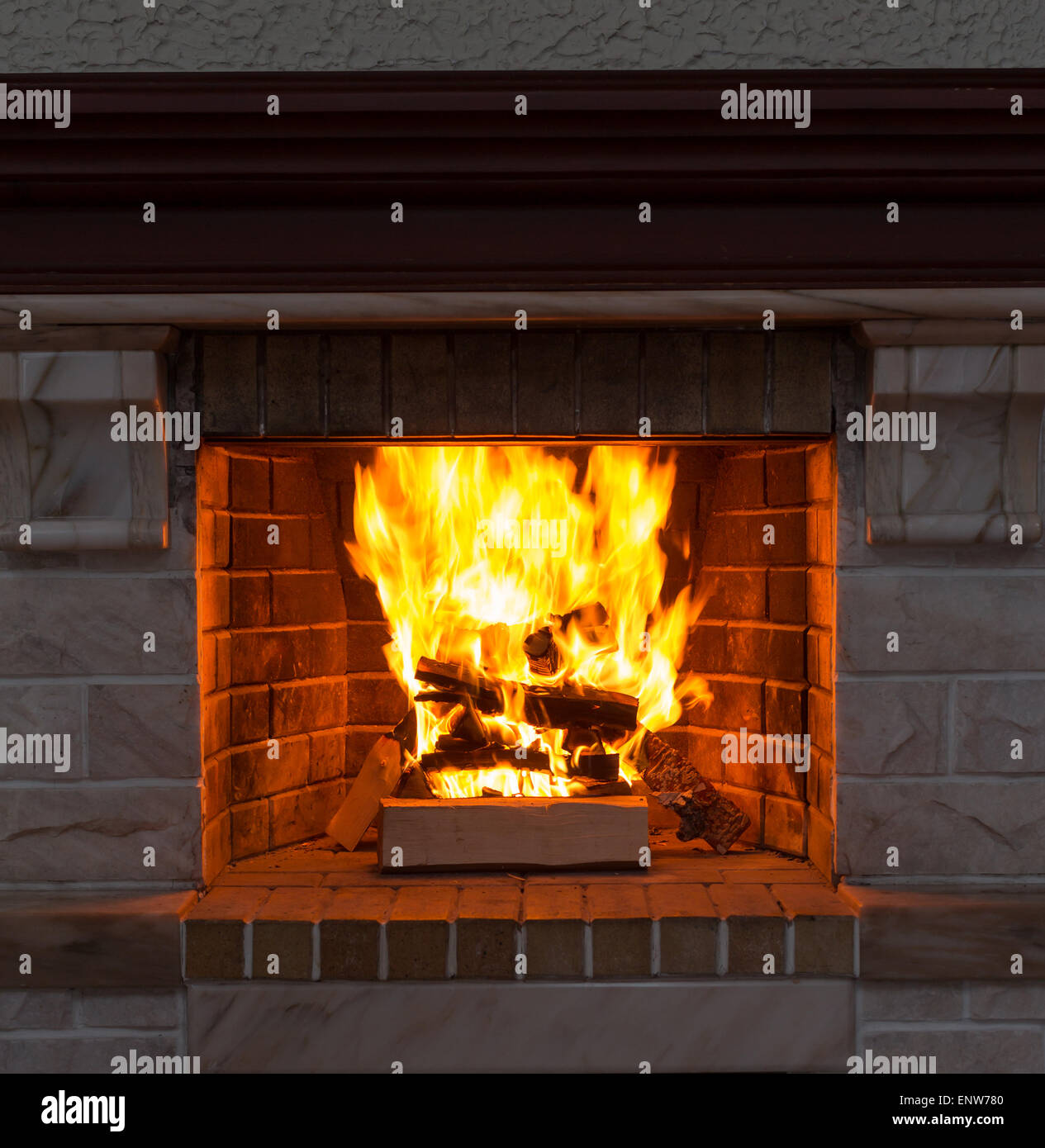Interior log fire hires stock photography and images Alamy