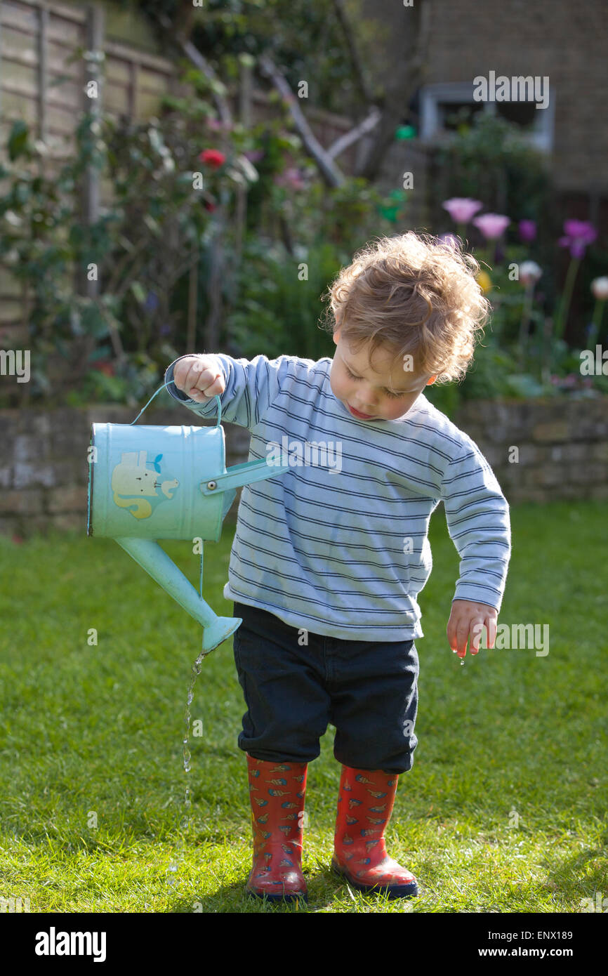https://c8.alamy.com/comp/ENX189/london-uk-11th-may-2015-uk-weather-picture-shows-18-month-old-dexter-ENX189.jpg