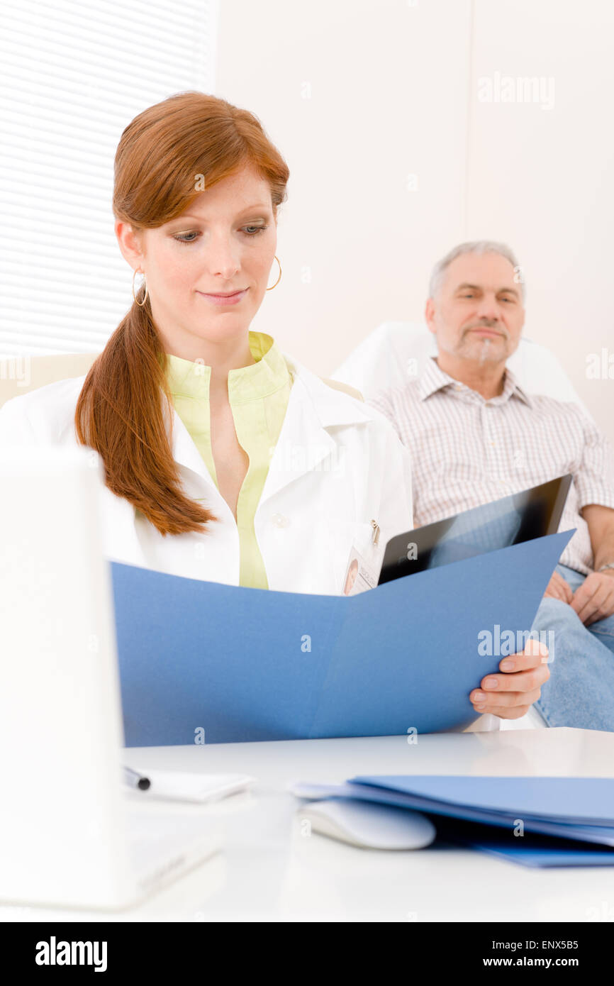 Doctor office female physician patient xray Stock Photo Alamy