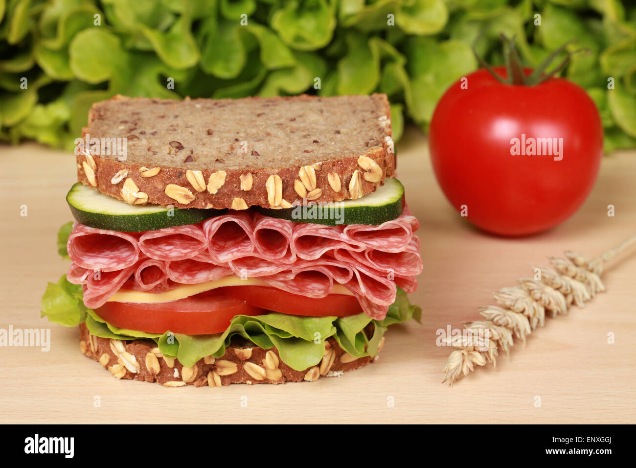 Brot belegt mit Salami Stock Photo Alamy