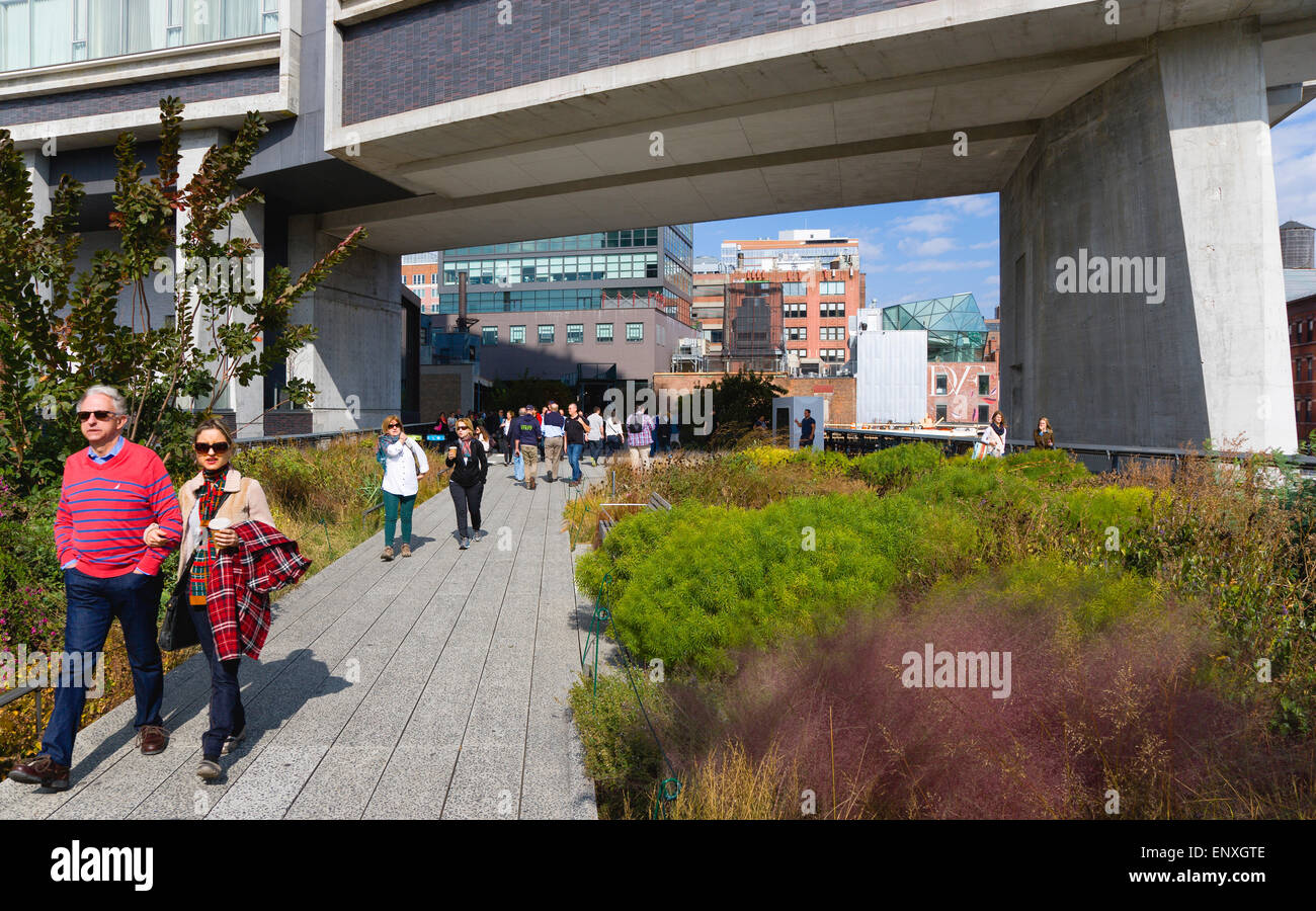 USA, New York, Manhattan, people walking in The Gansevoort Woodland on