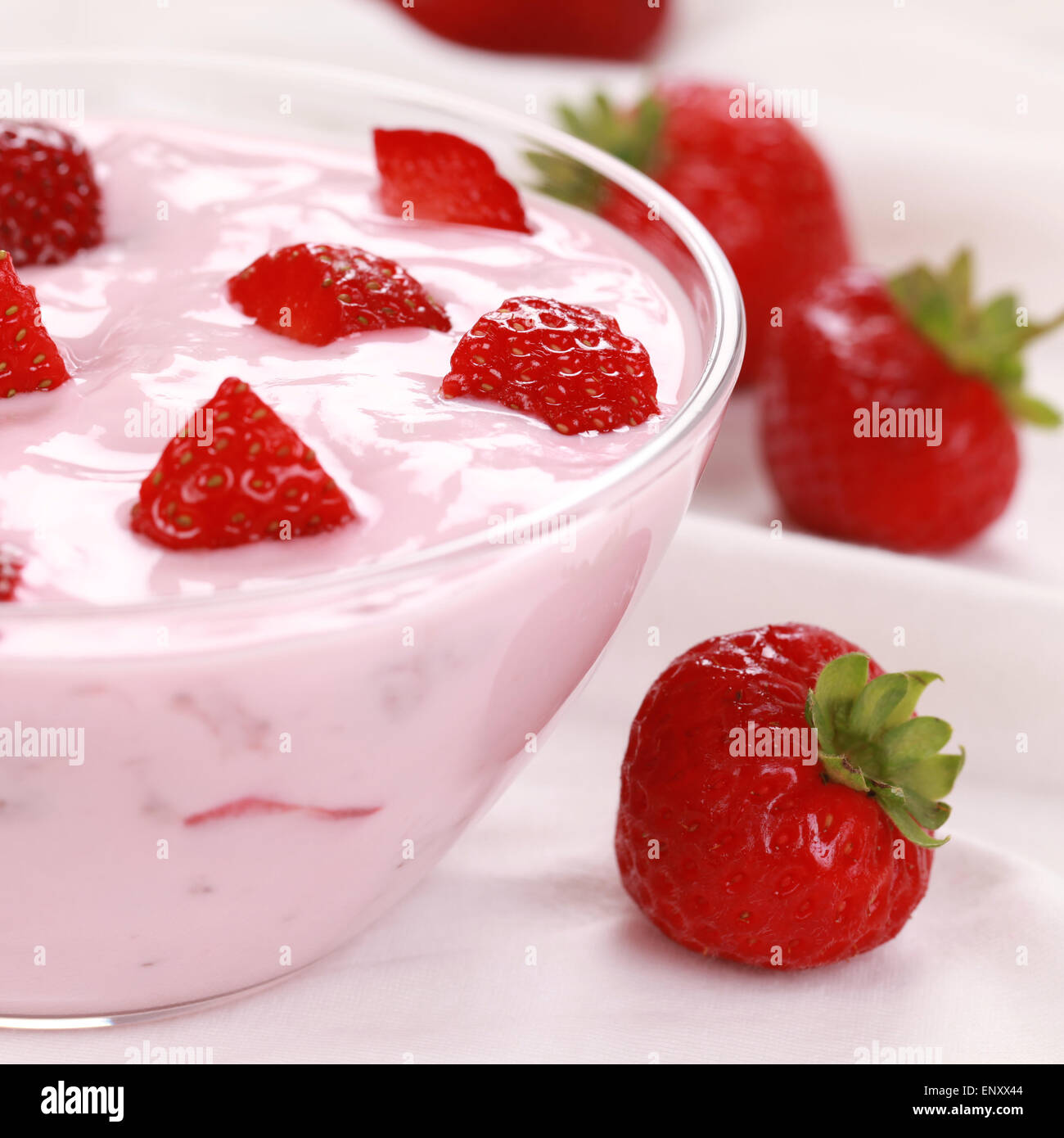 Erdbeerjoghurt hi-res stock photography and images - Alamy