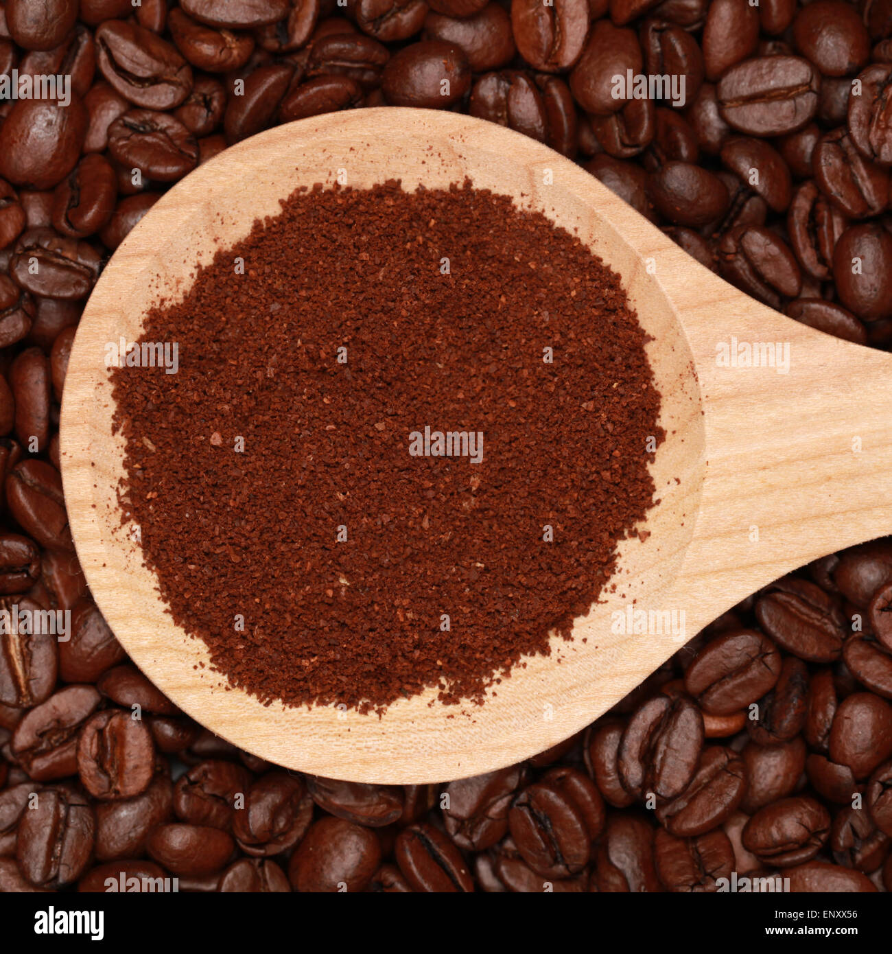 Kaffee auf einem Holzlöffel Stock Photo