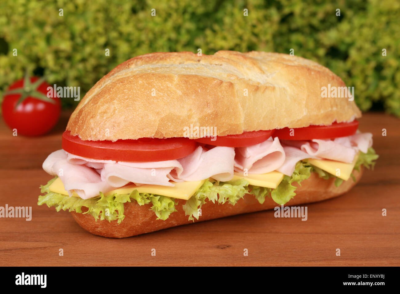 Baguette belegt mit Schinken Stock Photo - Alamy