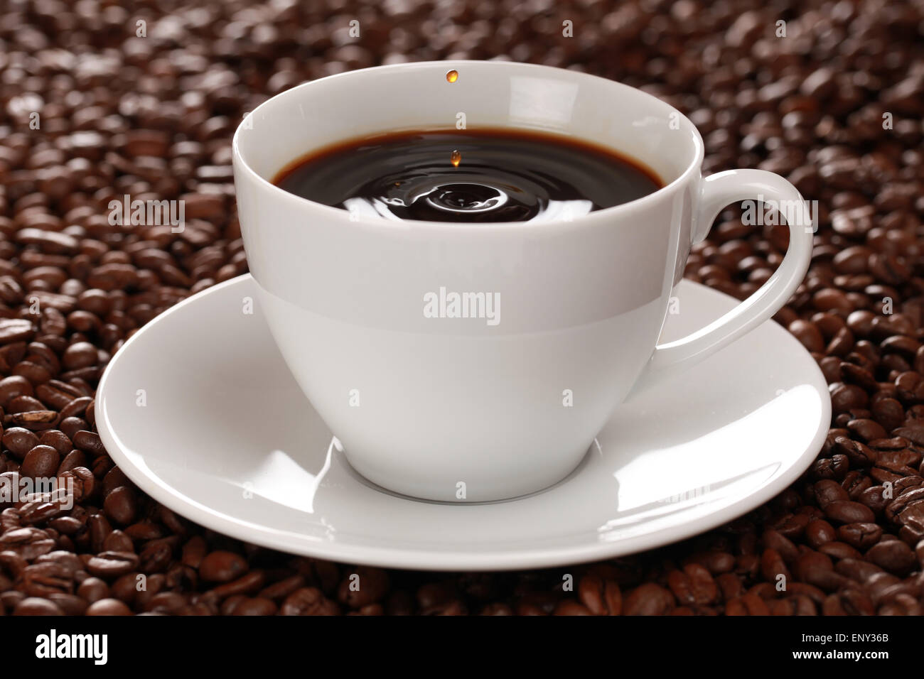 Kaffee mit Kaffeetropfen Stock Photo