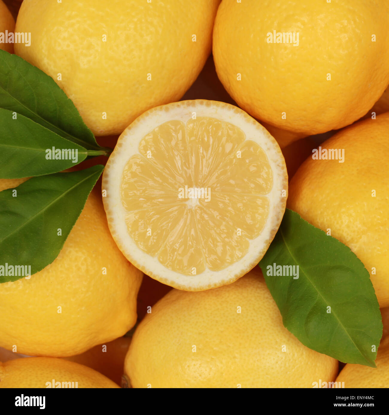 Halbe zitronen hires stock photography and images Alamy