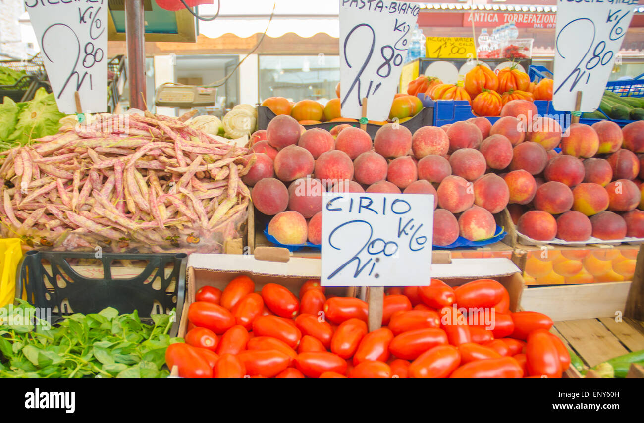 Fruits and vegetables at the market stall Stock Photo - Alamy