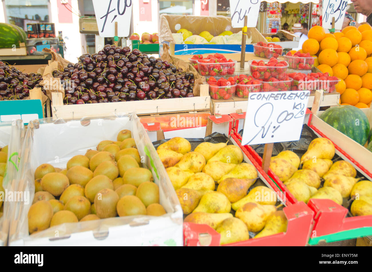 Fruits and vegetables at the market stall Stock Photo - Alamy