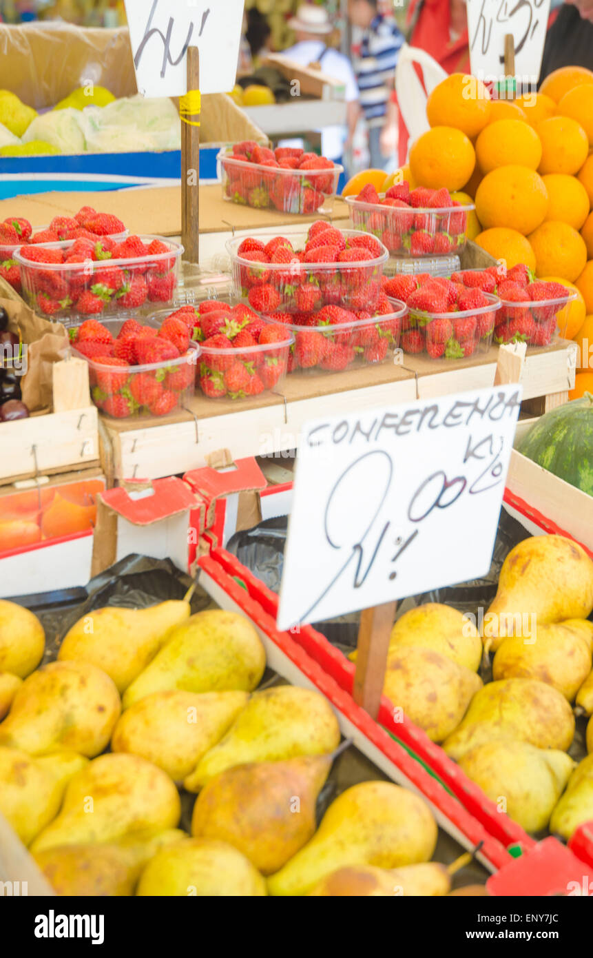 Fruits and vegetables at the market stall Stock Photo - Alamy