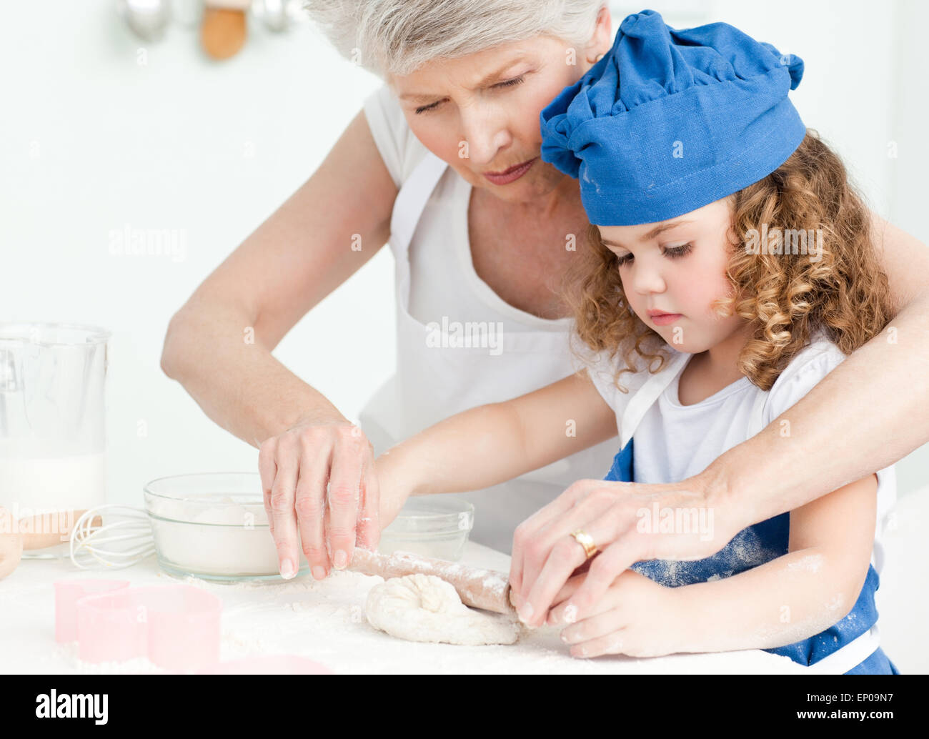 гувернантка профессия. гувернантка профессия. гувернантка обучает детей. горничная в гостинице. уборка в отеле.