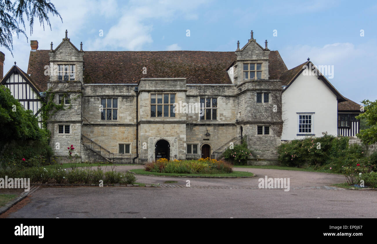 Archbishops Palace Maidstone Kent Wedding Venue Stock Photo: 82378191