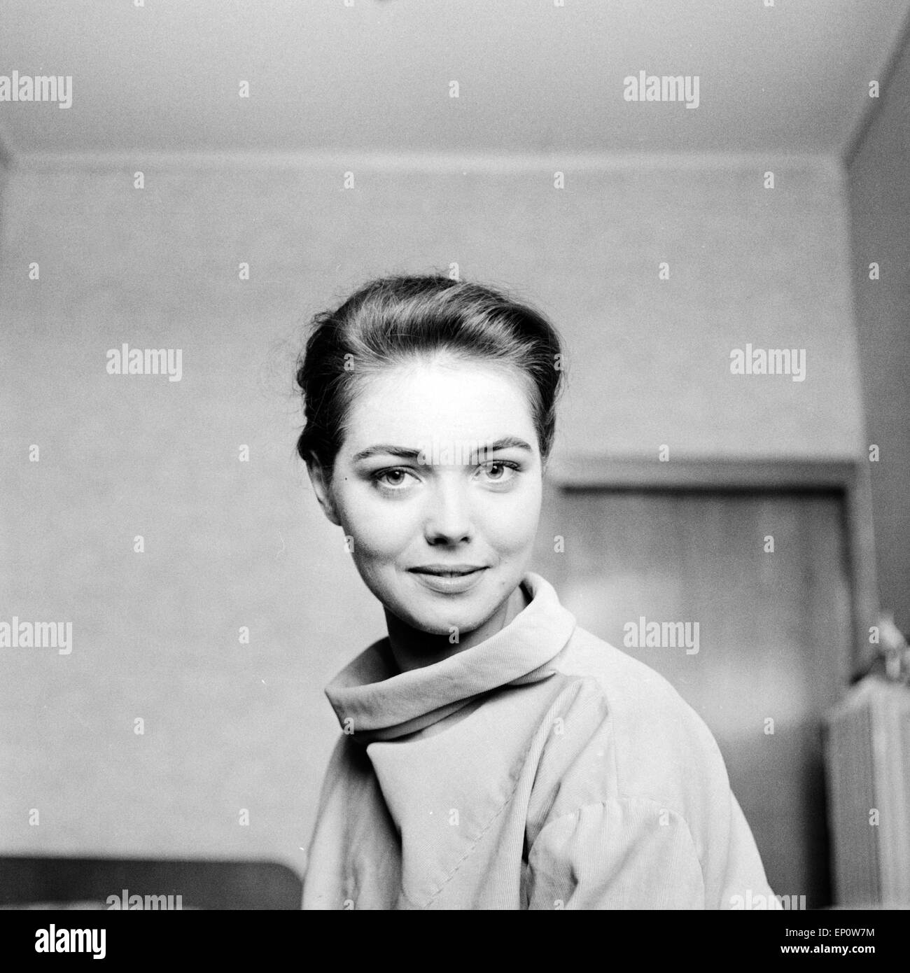 Deutsche Schauspielerin Ingeborg Schöner, Deutschland 1957. German actress Ingeborg Schoener, Germany 1957. Stock Photo
